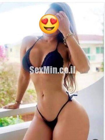 בחולון- בחורה עוצרת נשימה
