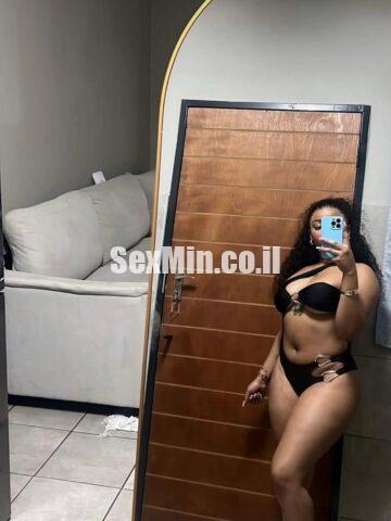 בנתניה – בת 25 מארחת חלומית